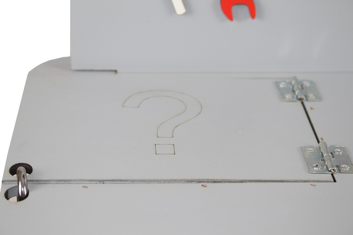 KOLOR Drewniany warsztat majsterkowicz tablet kłódka imadło schowek piła PL