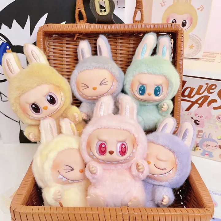 LABUBU HAVE A SEAT THE MONSTERS BRELOK PLUSZOWA Bez pudełka