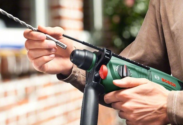 MŁOTOWIERTARKA WIERTARKA BOSCH PBH 2100 RE 550 W SDS-PLUS WALIZKA 6033A9320