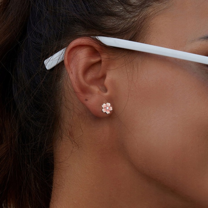 K519 Kwiaty wiśni srebrne emaliowane kolczyki sztyfty z kryształkami