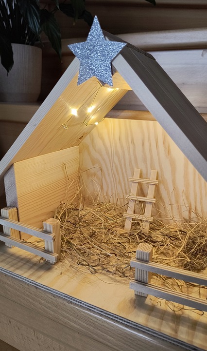 Szopka Bożonarodzeniowa drewniana stajenka oświetlenie led