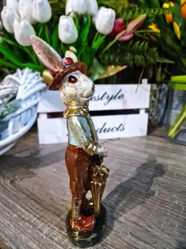 FIGURKA WIELKANOCNY ZAJĄC KRÓLIK Z PARASOLKĄ model III