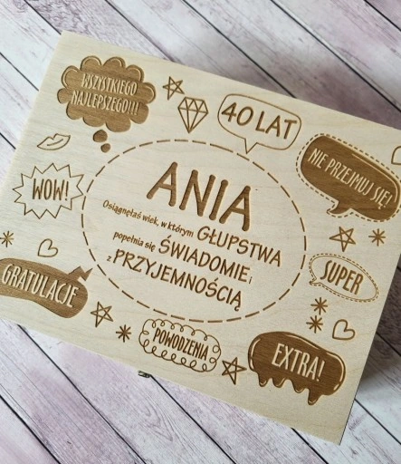 NIEZBĘDNIK PUDEŁKO PREZENT NA 18 20 30 40 50 60 URODZINY