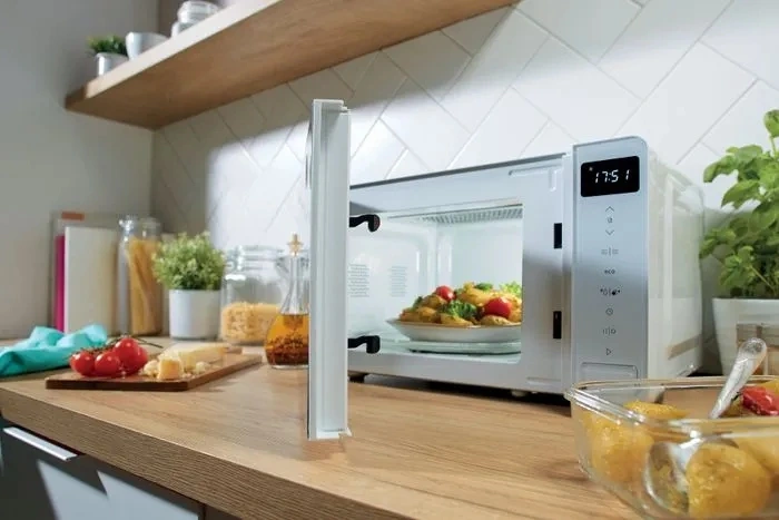 Kuchenka mikrofalowa Gorenje MO17E1W 700W 17l Biała 5poziomów mocy AquaClea