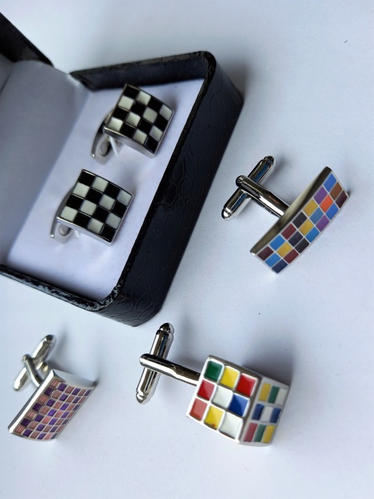 Ekskluzywne spinki do mankietów koszuli Audi