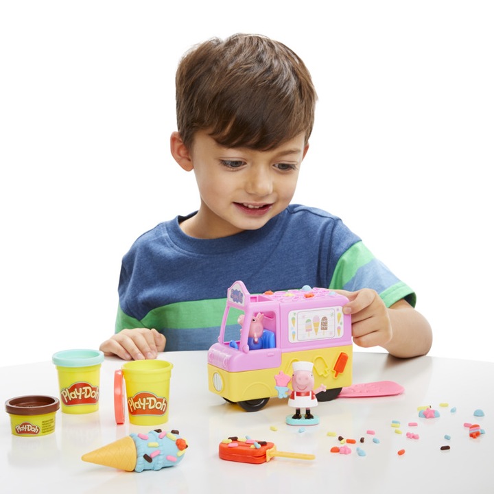 Play-Doh Świnka Peppa Samochód z lodami Hasbro F3597