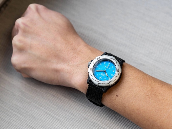 DZIECIĘCY ZEGAREK LORUS RRX91FX9 CZARNY NA PASKU DLA CHŁOPCA NEOBRITE