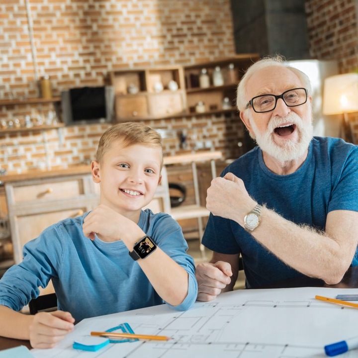 Smartwatch dla dzieci Dziecka 4G Manta Kevin Czarny GPS Gry SOS Rozmowy