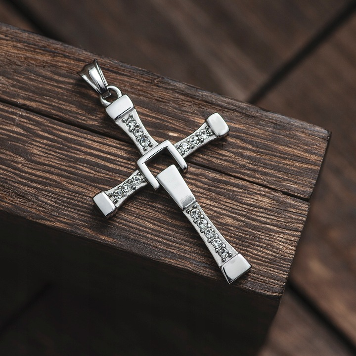 Naszyjnik krzyżyk Vin Diesel Toretto zawieszka stal chirurgiczna BLINGART