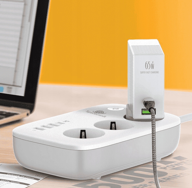 Listwa Zasilająca SMART WiFi Tuya Przedłużacz 3 AC 4 USB 2m Spacetronik