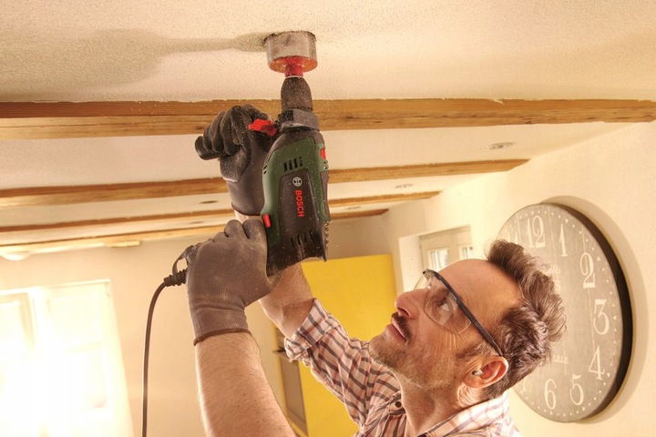 WIERTARKA 800W UNIVERSALIMPACT 800 BOSCH + WALIZKA