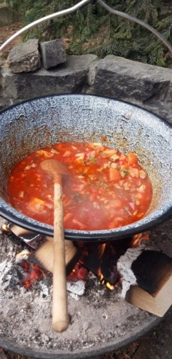 KOCIOŁEK WĘGIERSKI EMALIOWANY TRÓJNÓG GULASZ 14L