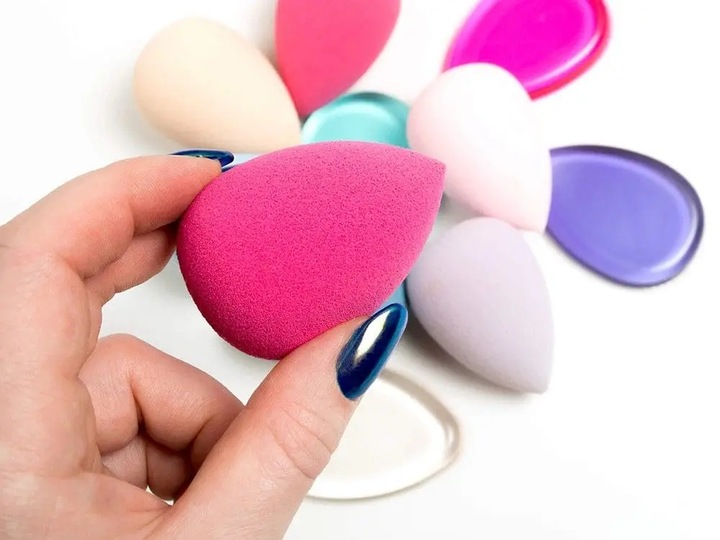 GĄBKA DO MAKIJAŻU MAKE-UP BLENDER GĄBECZKA ŁEZKA