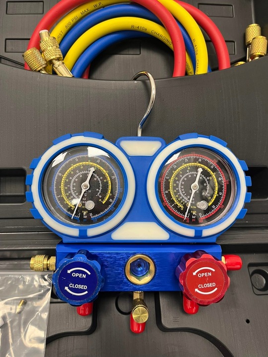 Zestaw manometrów R32 R410 R134a walizka przewody