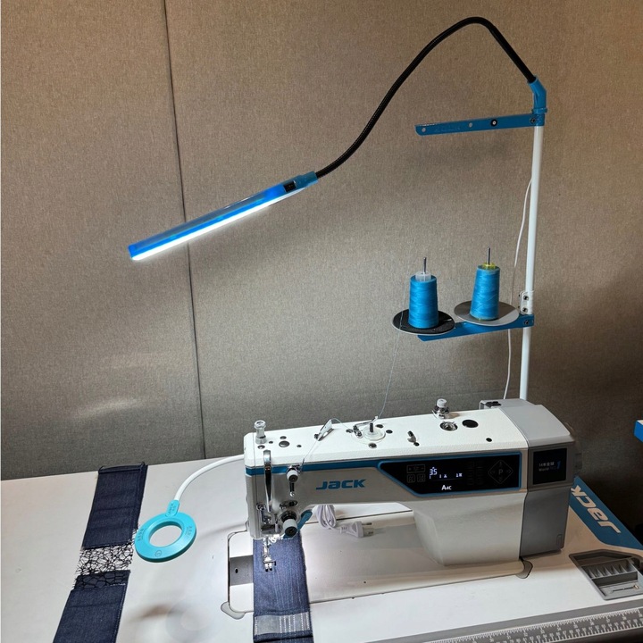 Lampa do maszyny szwalniczej lampka LED Jack montowana na stojak na nici