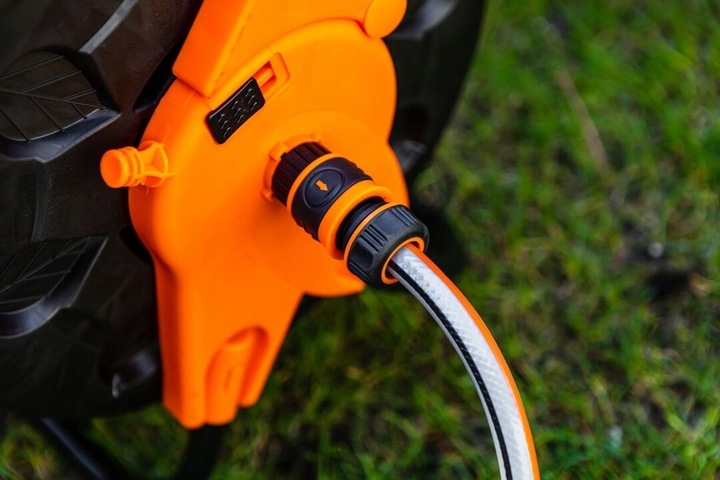 STOJAK NA WĄŻ OGRODOWY, TWORZYWO SZTUCZNE, DO 60 M WĘŻA 1/2" NEO TOOLS