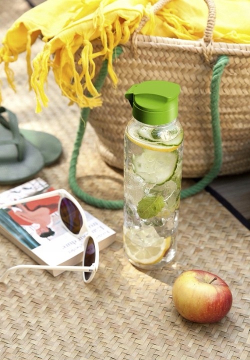 Butelka plastikowa Curver 750 bezbarwna na napoje z bidonem duża pojemność