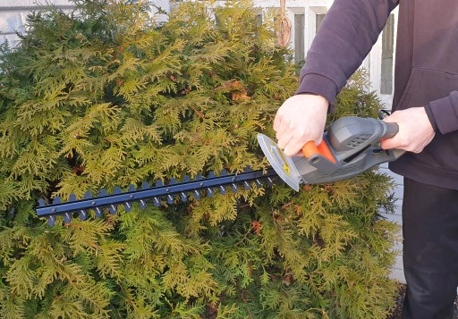 ELEKTRYCZNE NOŻYCE DO ŻYWOPŁOTU KRZEWÓW 45CM 1500W