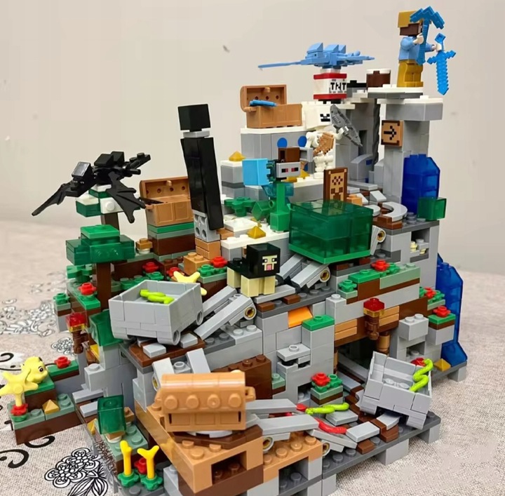 KLOCKI Minecraft GÓRSKA JASKINIA KOPALNIA