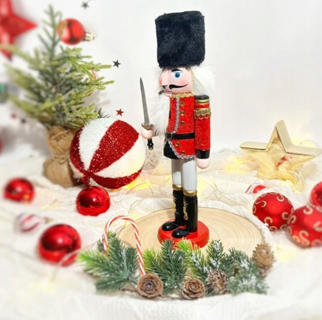 Figurka Świąteczna Dziadek do Orzechów 30CM w czapie Nutcracker