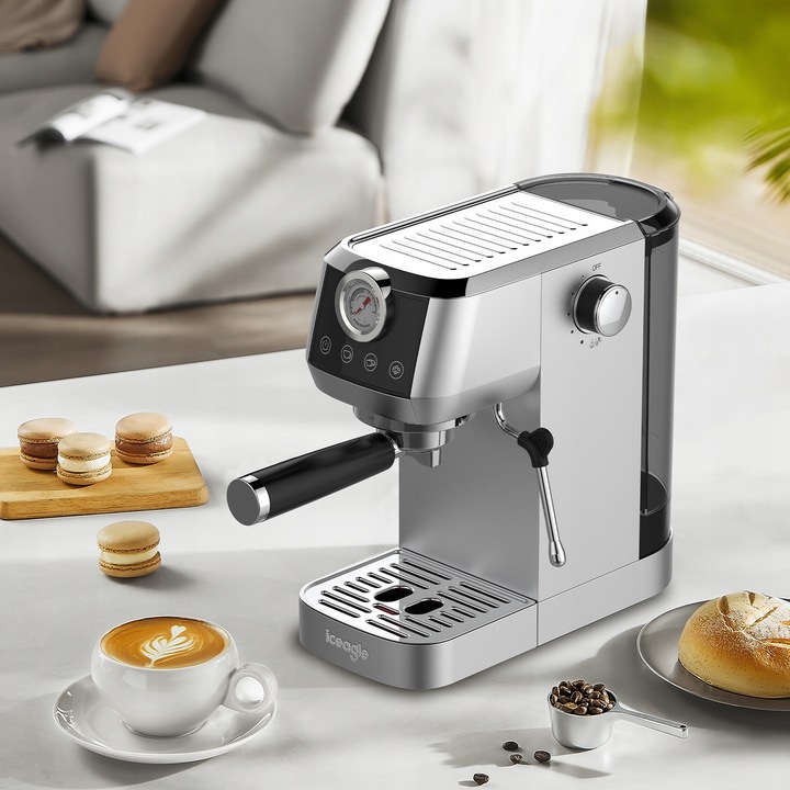 Iceagle Ekspres do kawy espresso CM1665, manometr, 20 barowa włoska pompa