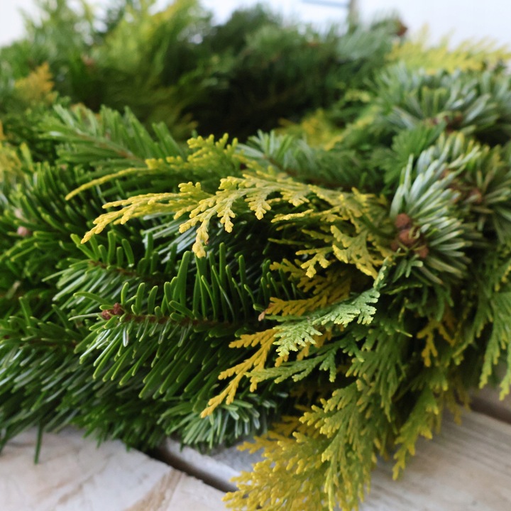 Wianek naturalny Stroik świąteczny MIX z jodły kaukaskiej i cyprysika