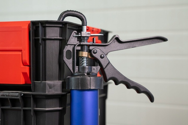 Pistolet wyciskacz do silikonu mas uszczelniacza klejów 600ml MOCNY