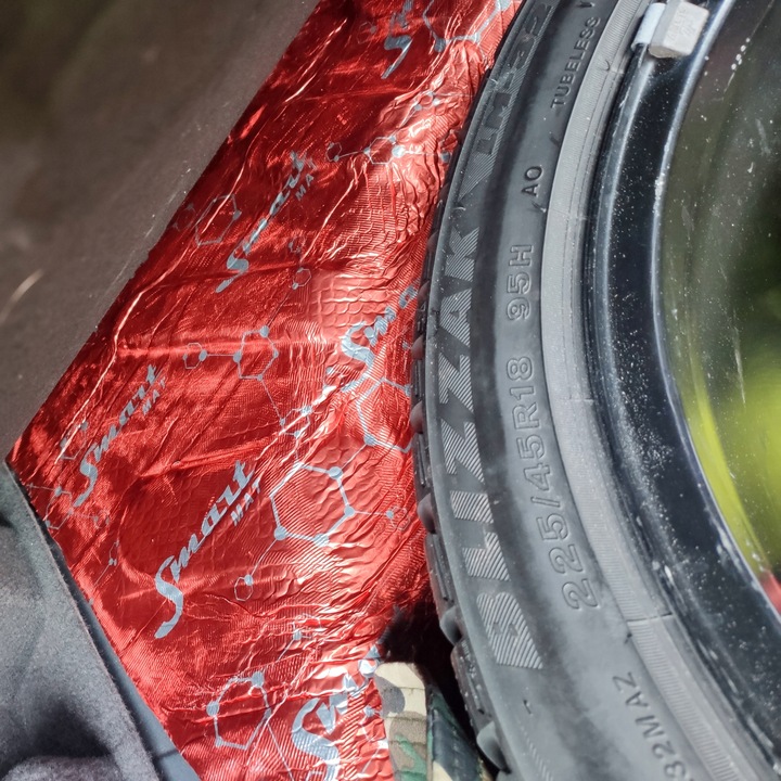 MATA WYGŁUSZAJĄCA 2mm BUTYLOWA alubutyl 400x50 2m2 drzwi bagażnik podłoga