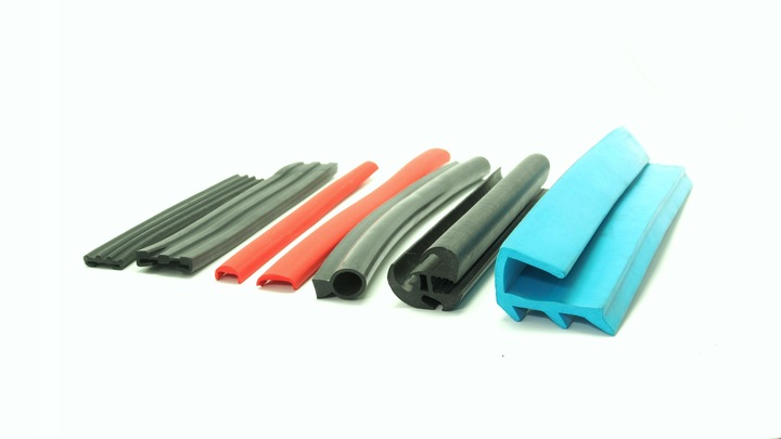 USZCZELKA KRAWĘDZIOWA B-302 TYP U NA RANT 1,2-1,8MM 10M