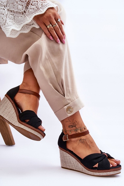 SANDAŁY DAMSKIE NA KOTURNIE CZARNE 38