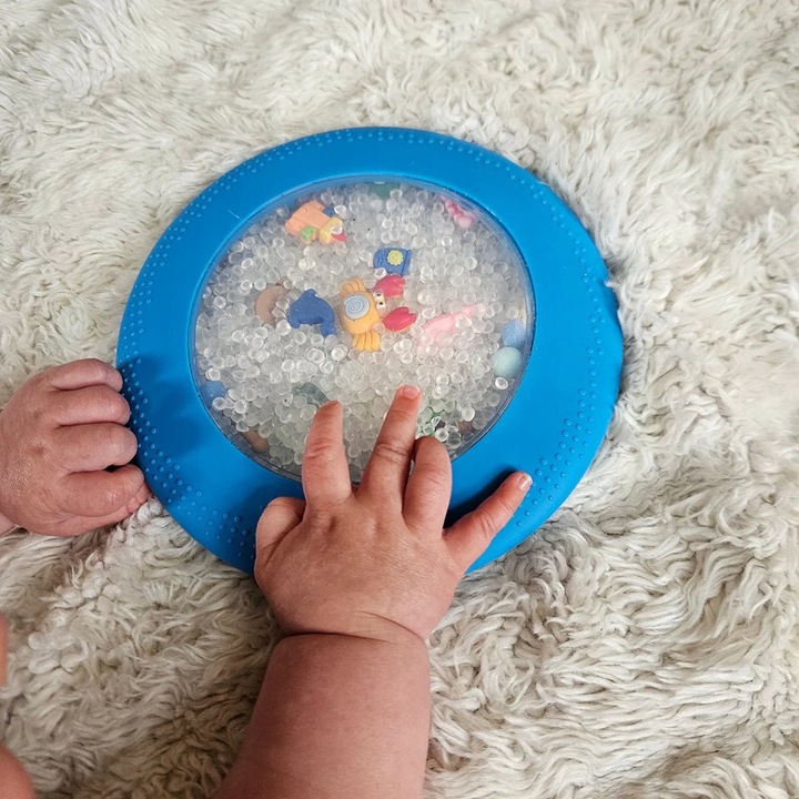 Jellystone Sensoryczny dysk z figurkami A-Ku-Ku! Peekaboo motyw Plaża Beach