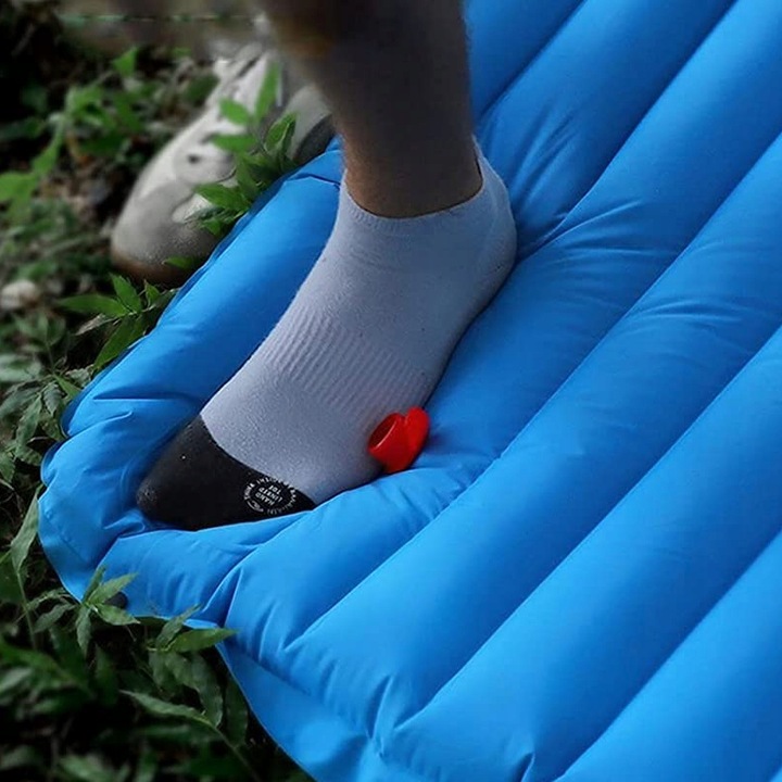 MATERAC TURYSTYCZNY SAMOPOMPUJĄCY MATA CAMPINGOWA WBUDOWANA POMPKA LEKKI