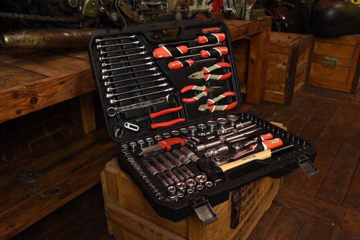 Zestaw kluczy YATO YT-38901 (122)