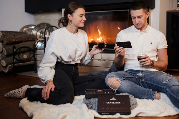 GRA KARCIANA DLA PAR - Ekskluzywne karty z pytaniami, Walentynki 2025