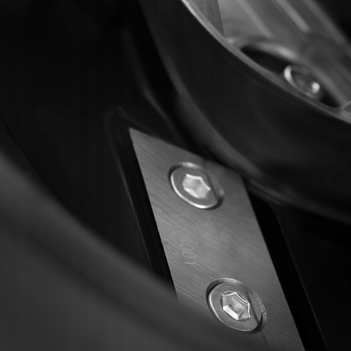 ROZDRABNIACZ DO GAŁĘZI RĘBAK ELEKTRYCZNY MOCNY SAMOZASYSAJĄCY 3600W + TORBA