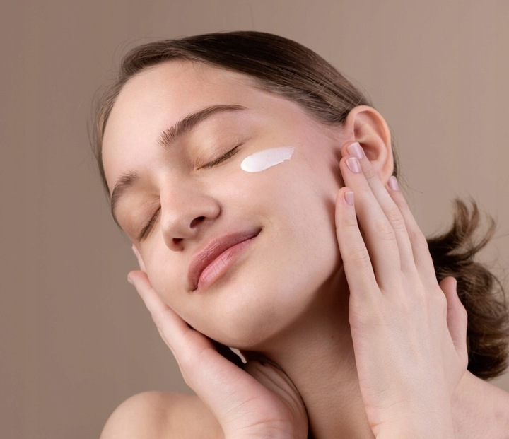 APIS KREM NAWILŻAJĄCY Do Twarzy Aktywny Kwas Hialuronowy Minerały 30+ 50 ml