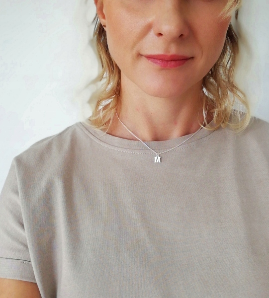 Naszyjnik srebrny z literką M 925 personalizowana biżuteria na prezent 42