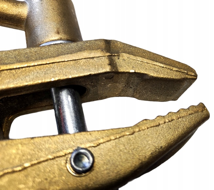 Zacisk masowy śrubowy 600A