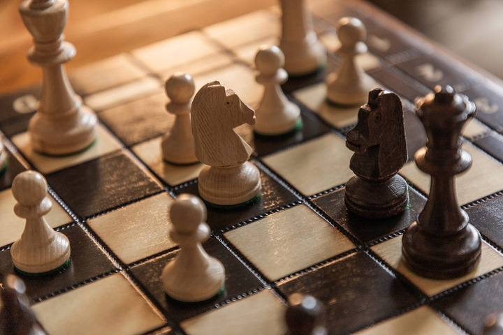 Szachy Turniejowe wypalane/ Szachy Staunton/ szachy drewniane /producent