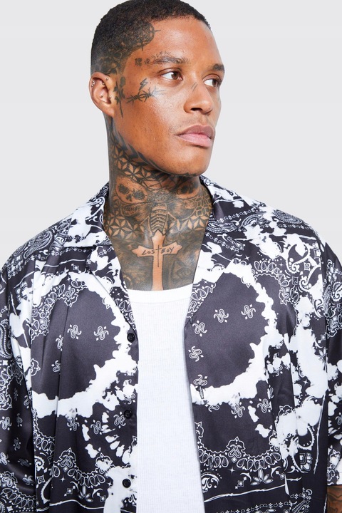 E22R002 KOSZULA CZARNA WZORY BIEL BOOHOOMAN S