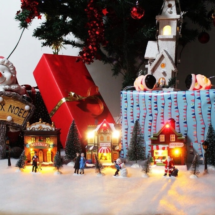 Wioska swiateczna LED Christmas Village zestaw 14 elementow z oswietleniem