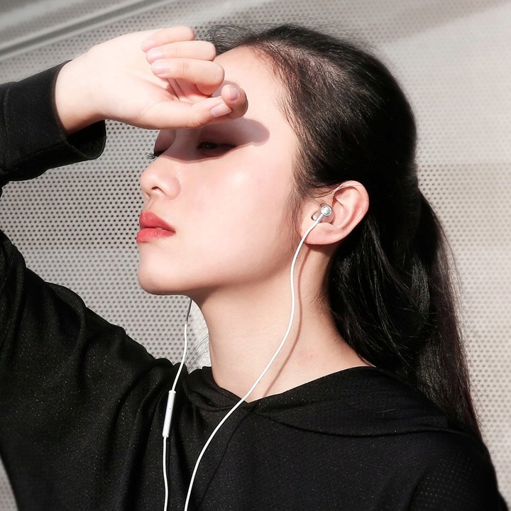 BASEUS PRZEWODOWE SŁUCHAWKI DOUSZNE MINI JACK 3,5MM Z MIKROFONEM I PILOTEM