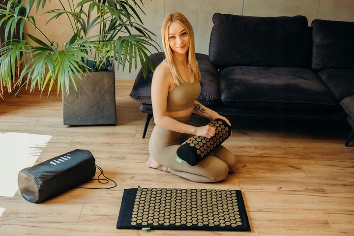 MATA ZDROWOTNA DO AKUPRESURY Z KOLCAMI + PODUSZKA