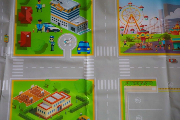 DUŻY ZESTAW SAMOCHODÓW METALOWE RESORAKI AUTKA AUTKO Z NAPĘDEM + AKCESORIA