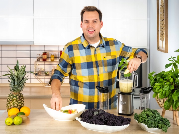 BLENDER KIELICHOWY DO KOKTAJLI 3w1 + 2 BIDONY 700W