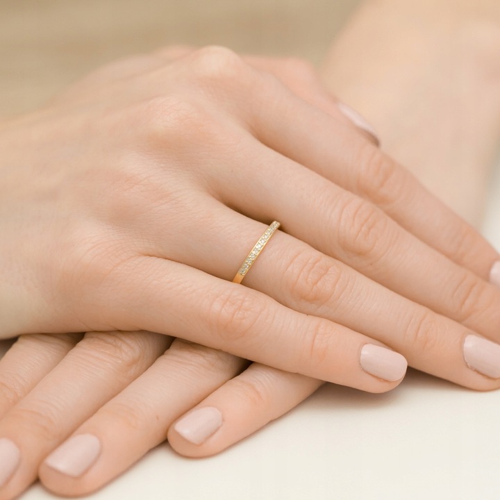 ZŁOTY PIERŚCIONEK OBRĄCZKA Cyrkonie pr. 375 r.20