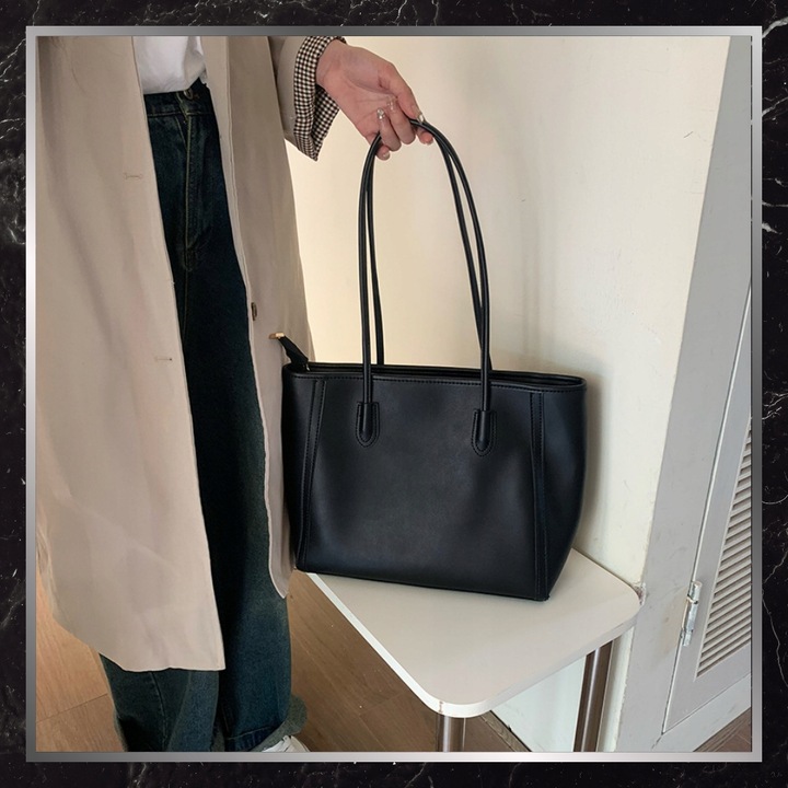 Torebka Skórzana Damska Czarna BAD&BAGS Na Ramię Torba Pojemna Shopperka