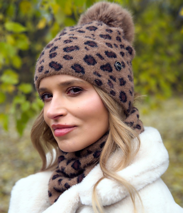 Czapka zimowa damska ciepła z POMPONEM beanie MODNA w panterkę Polska Print
