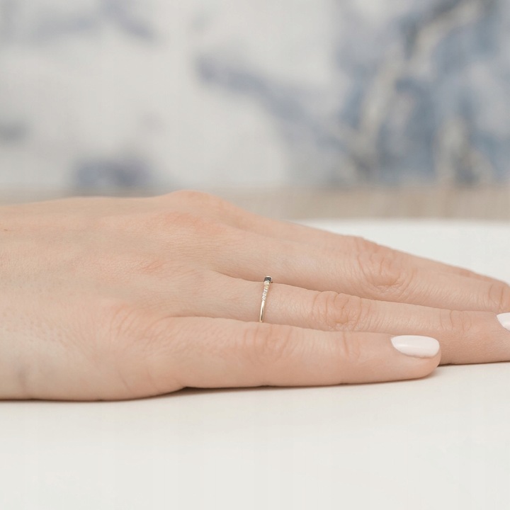 ZŁOTY PIERŚCIONEK 333 OBRĄCZKA z CYRKONIAMI r.14