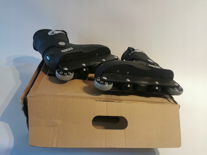 Łyżworolki Roces M12 UFS czarne r.41/ 41,5